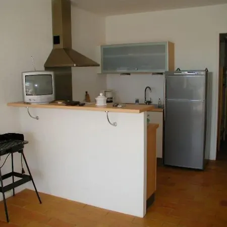 De 4 Places * 邦多勒