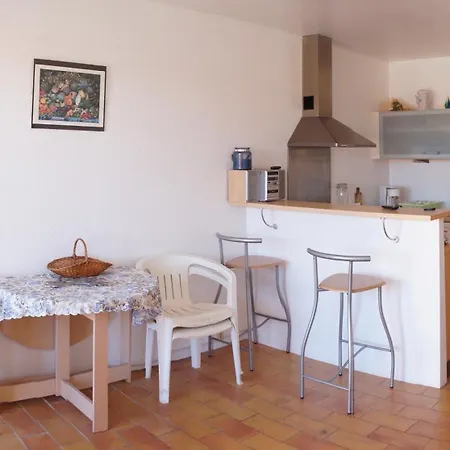 De 4 Places Apartment